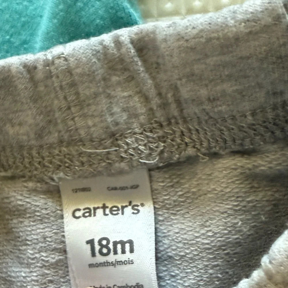 Carter’s|Baby gender neutral outfit,gray joggers & teal short sleeve bodysuit•••
